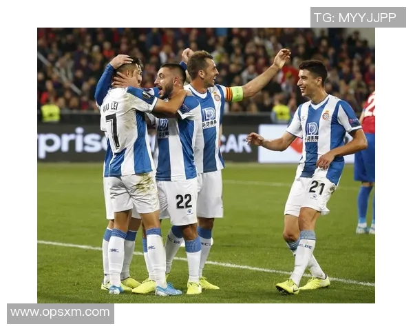 中央陆军与西班牙足球队激战正酣谁能在这场对决中笑到最后