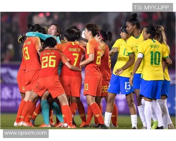 火箭队与勇士队激战正酣CCTV全程直播精彩赛事回顾与分析